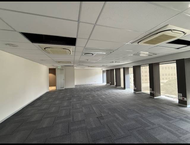 762M² OFFICE TO LET IN FORESHORE